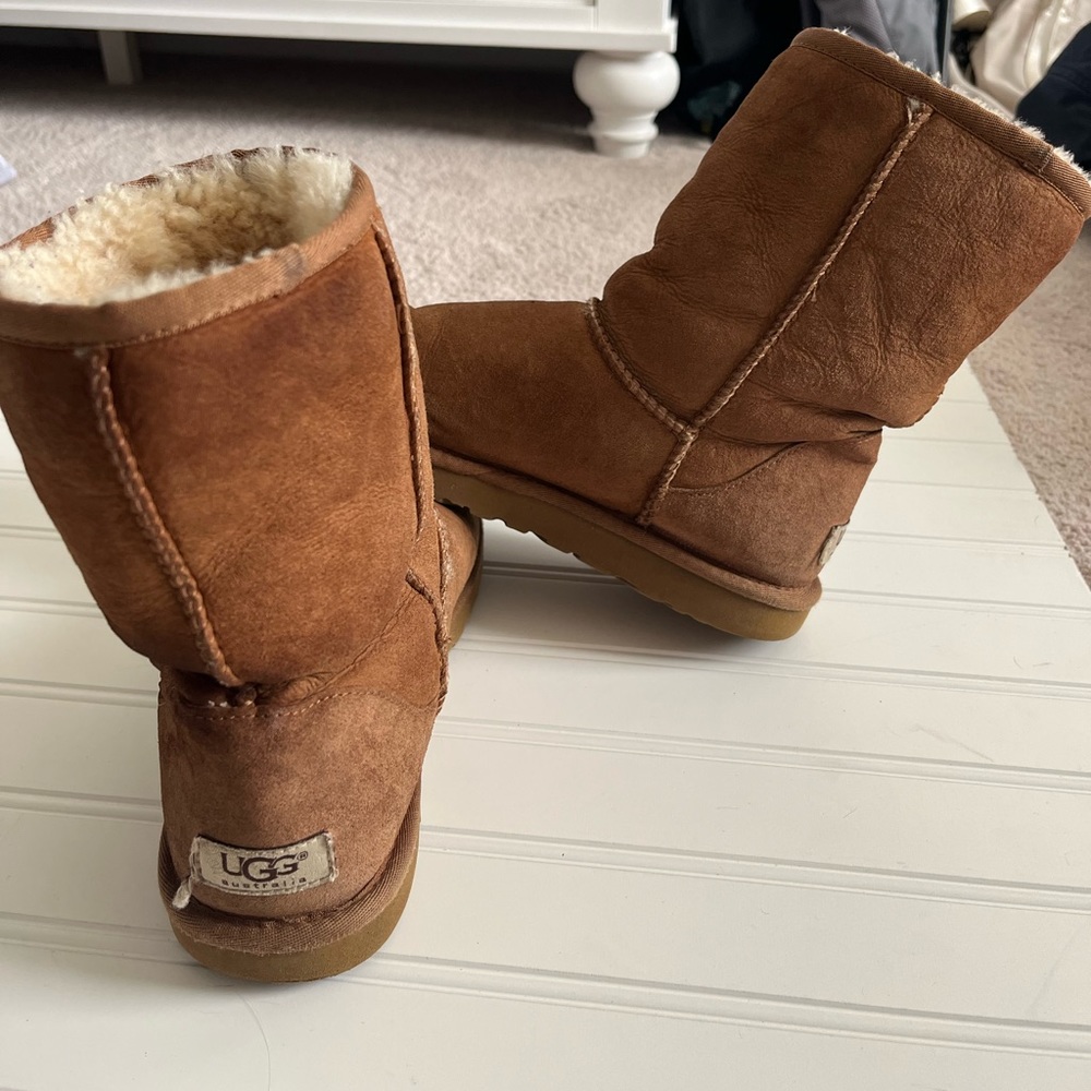 Uggs - image 2